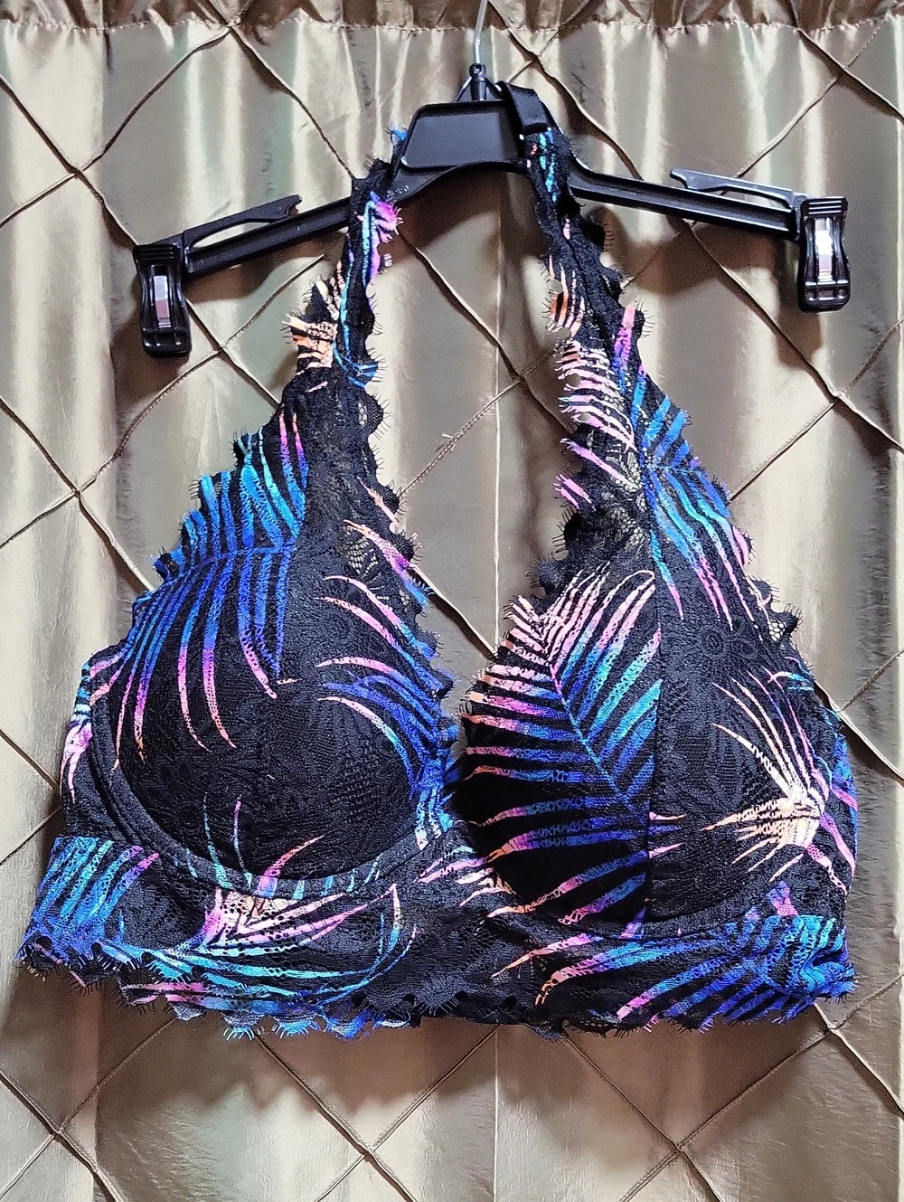 EUC- PINK Victoria’s Secret ‘Palm’ Lace Halter Neck Bralette